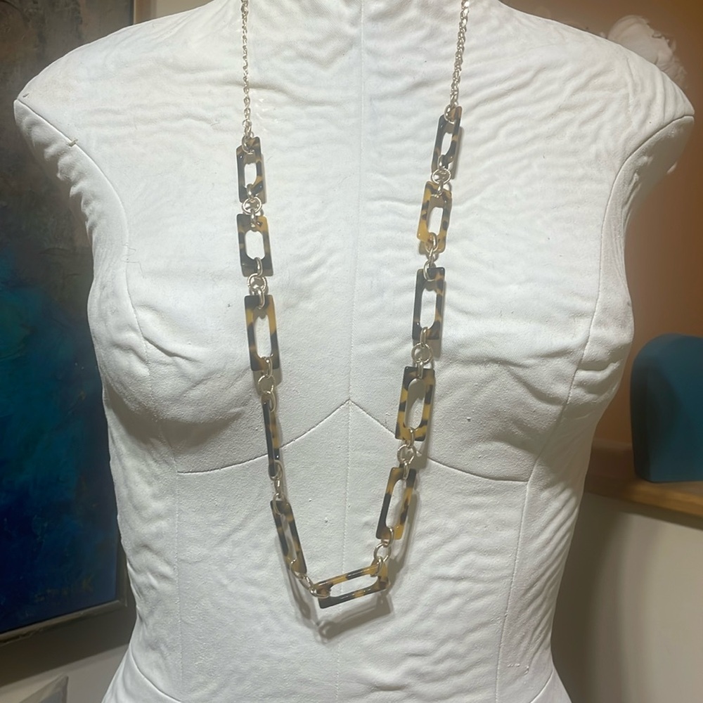 Faux tortoise gold tone 40” necklace